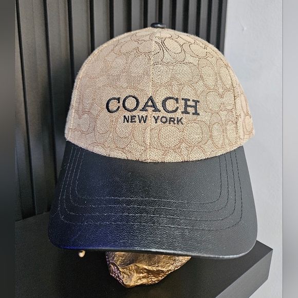 Coach Tan and Black Cap Unisex - Picture 1 of 7